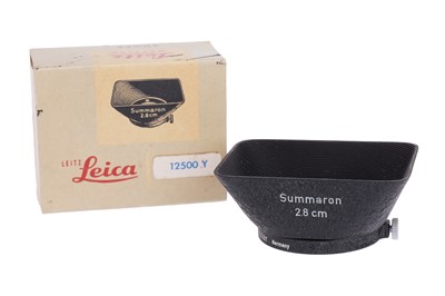 Lot 71 - A Leitz SOOBK Lens Hood