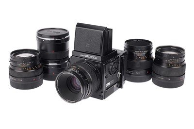 Lot 308 - A Zenza Bronica GS-1 Medium Format Camera Outfit