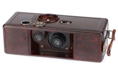 Lot 82 - A DeVry Model K-1 35mm Camera