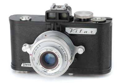 Lot 84 - A Universal Vitar Collapsible Camera