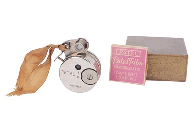 Lot 418 - A Sakura Seiki Petal 'Round' Subminiature Camera