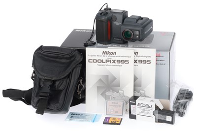 Lot 100 - A Nikon Coolpix 995 Compact Digital Camera