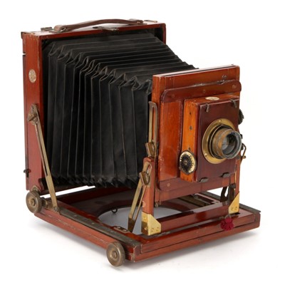 Lot 281 - A 'Thornton-Pickard College' Half Plate Mahogany Field Camera