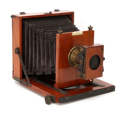 Lot 282 - A J. Woolley, Sons & Co. No.2 'Victoria' Outfit Half Plate Mahogany Field Camera