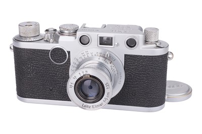 Lot 10 - A Leica IIf 'British Military' Rangefinder Camera