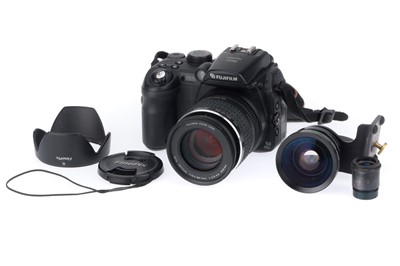 Lot 99 - A Fujifilm Finepix S9500 Bridge Camera