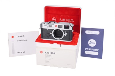 Lot 32 - A Leica M6 Rangefinder Camera Body