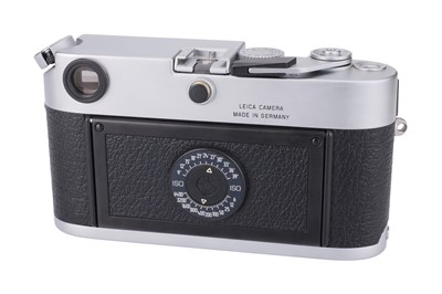 Lot 32 - A Leica M6 Rangefinder Camera Body