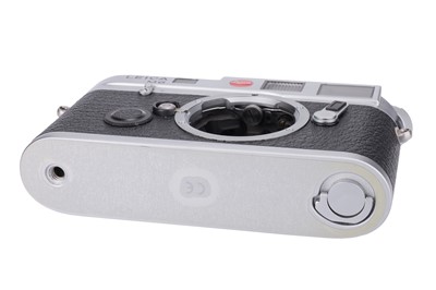 Lot 32 - A Leica M6 Rangefinder Camera Body