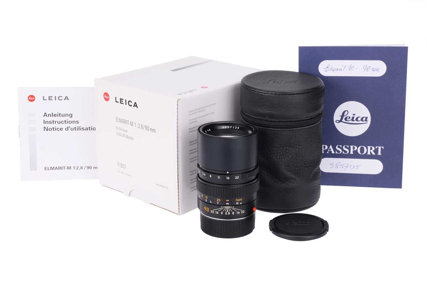 Lot 9 - A Leica Elmarit-M f/2.8 90mm Lens
