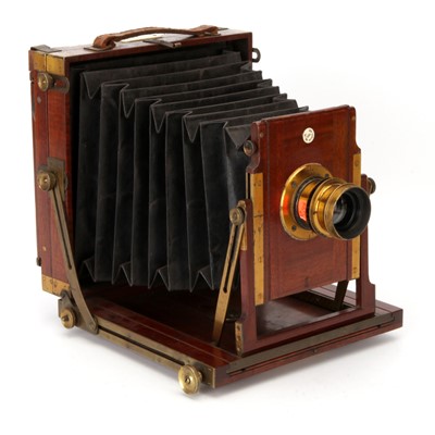 Lot 283 - A Sun Camera Co. Ltd Half Plate Mahogany Field Camera