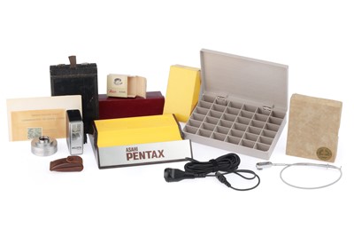 Lot 342 - A Selection of Mixed Photographica