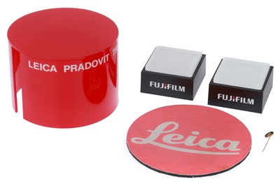 Lot 341 - A Selection of Product Display Accessories