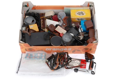 Lot 338 - A Selection of Mixed Photographica - End Lot