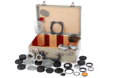 Lot 52 - A Leitz Wetzlar Wooden Camera Case