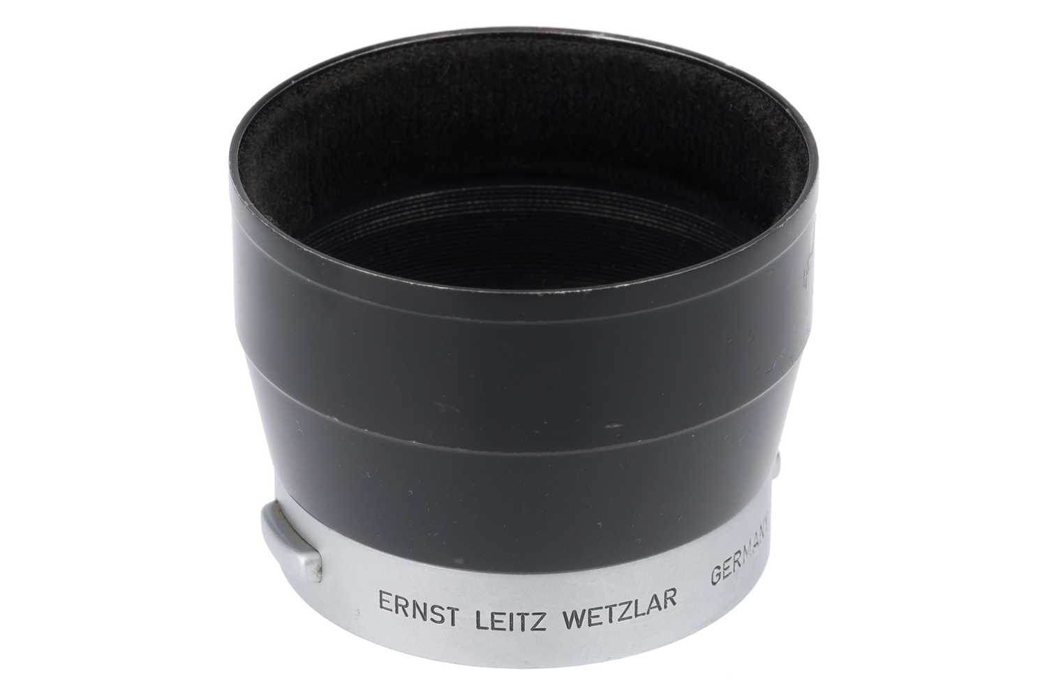 Lot 31 - A Leitz IUFOO Lens Hood