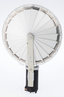 Lot 24 - A Leitz Leica CEYOO Flash Gun & Cord M2 / M3 Sync Cable SKA368I