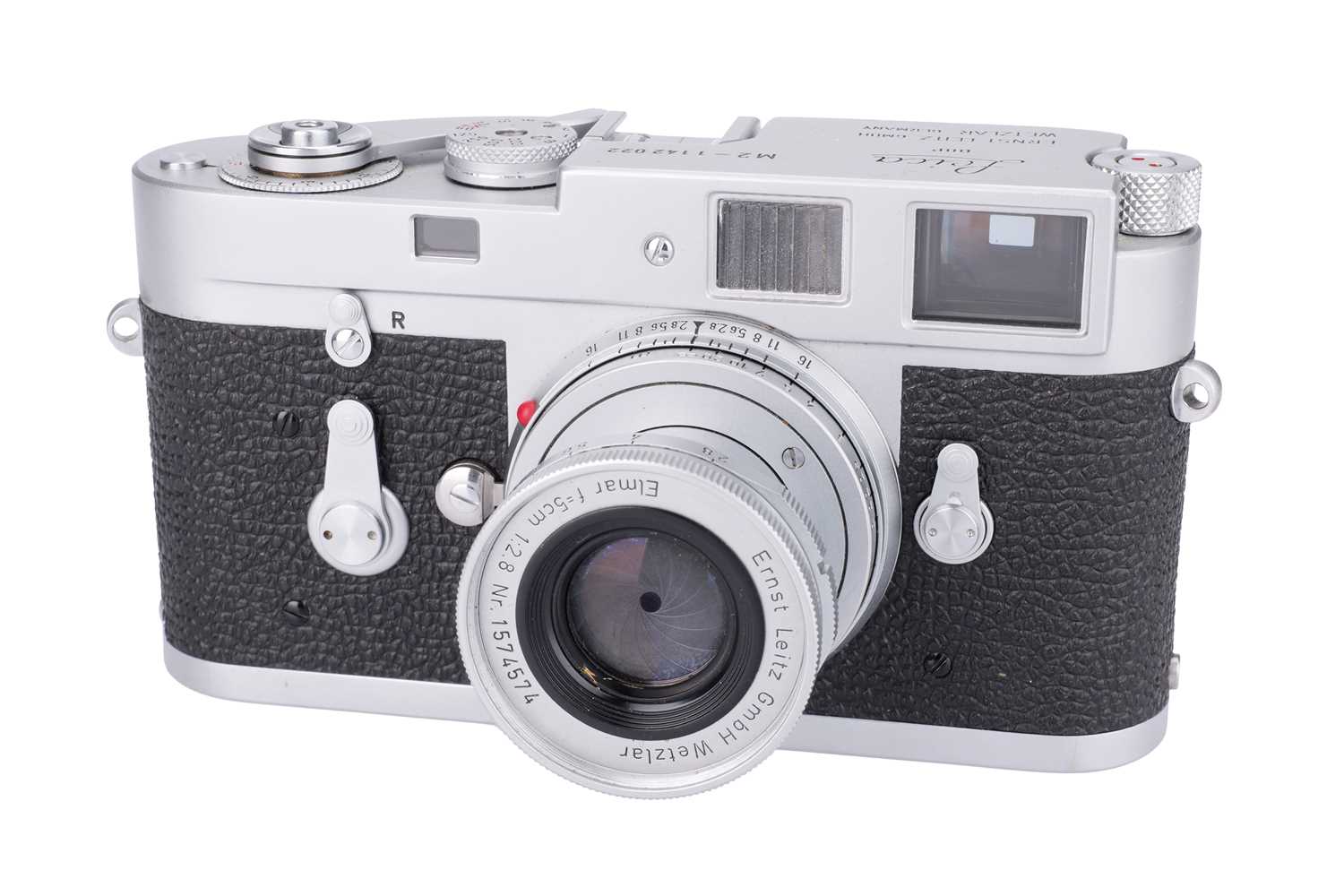 Lot 28 - A Leica M2 Rangefinder Camera