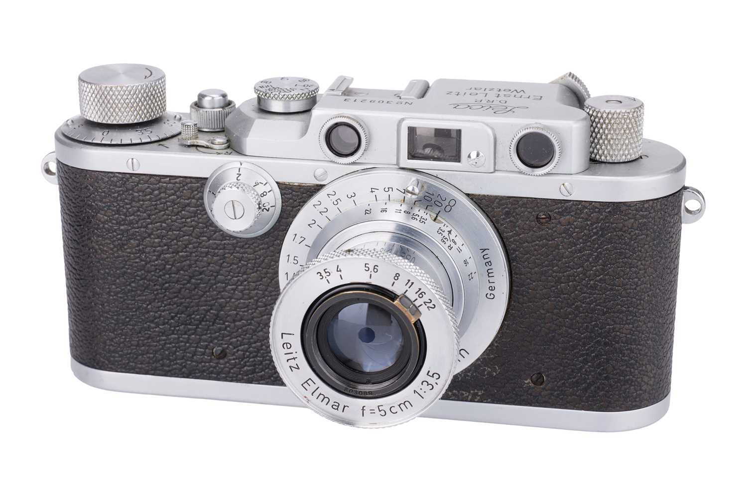 Lot 6 - A Leica IIIa Rangefinder Camera