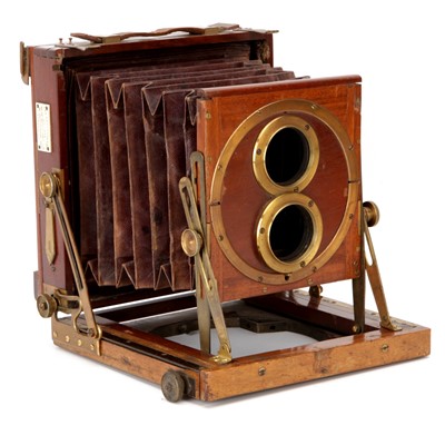 Lot 286 - A Thornton-Pickard Patent  'Tourist' Half Plate Mahogany Camera