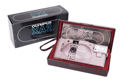 Lot 255 - An Olympus XA2 Compact Camera