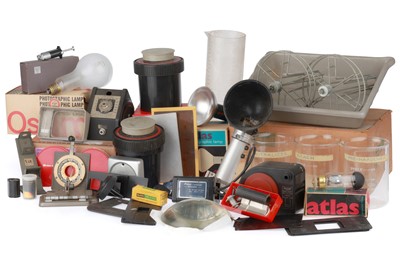 Lot 371 - A Selection of Darkroom Equipment