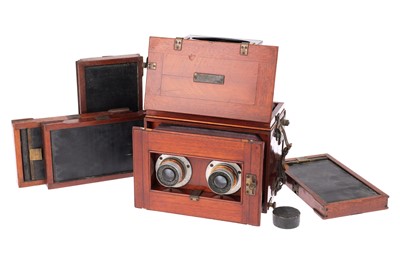 Lot 474 - A Russian V.Shild Stereo Mahogany & Brass Camera