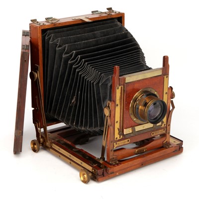 Lot 288 - A Houghtons Triple Victo Half Plate Mahogany Field Camera