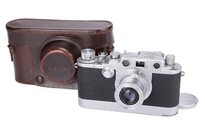 Lot 8 - A Leica IIIc Rangefinder Camera w/Leicavit
