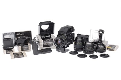 Lot 306 - A Zenza Bronica ETR Medium Format Camera Outfit