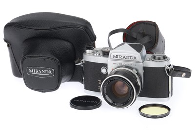 Lot 41 - A Miranda F 35mm SLR Camera