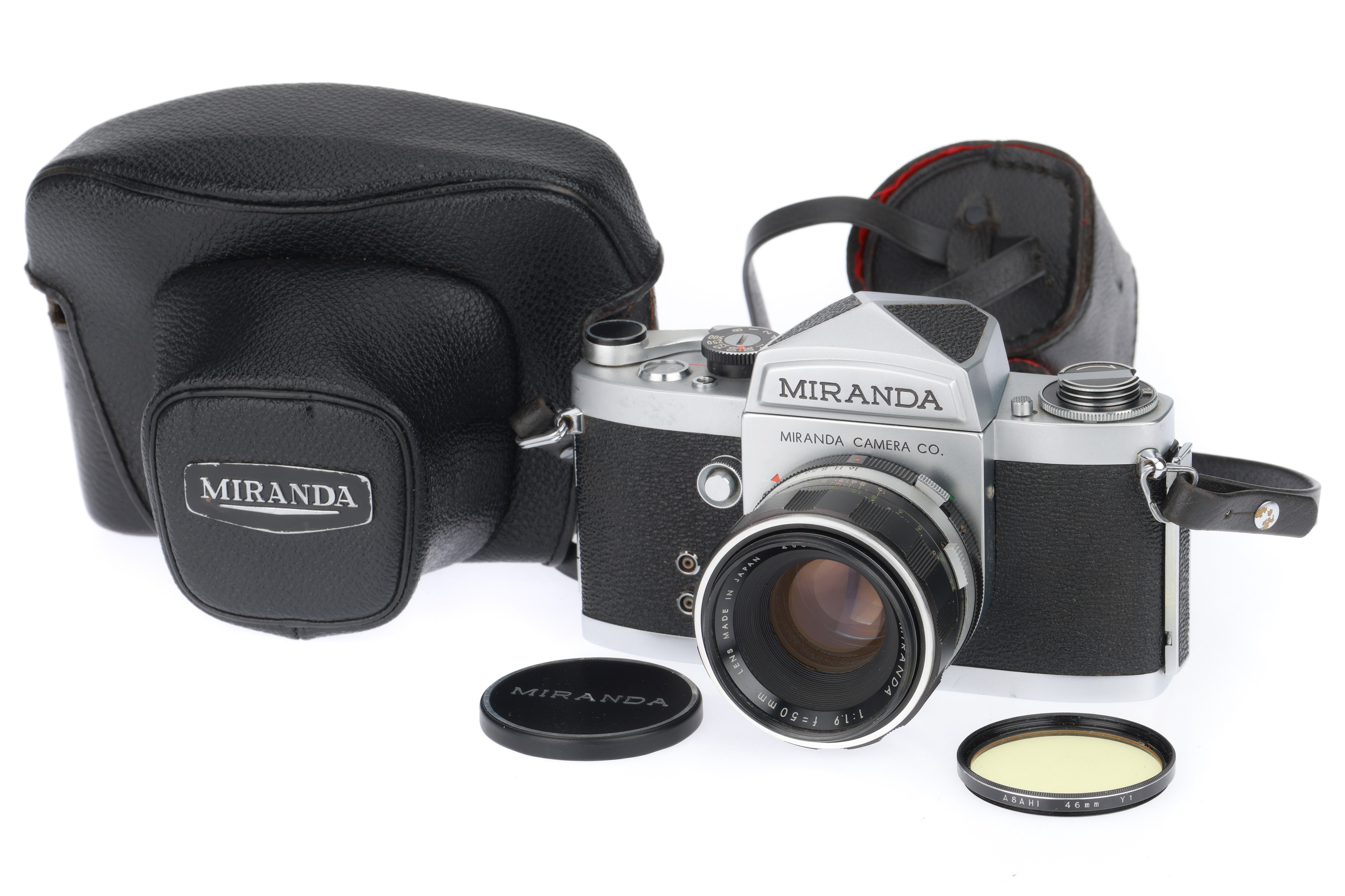 Lot 41 - A Miranda F 35mm SLR Camera,