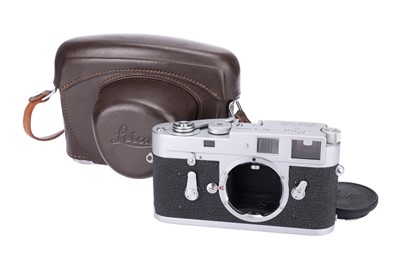 Lot 30 - A Leica M2-R Rangefinder Body