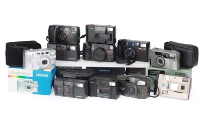 Lot 129 - A Group of Compact Cameras
