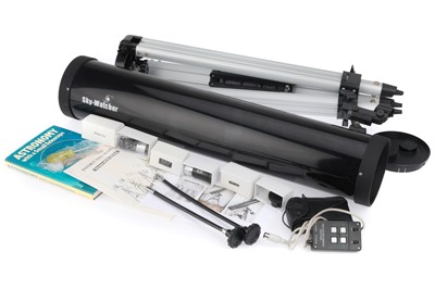 Lot 391 - A Sky Watcher EQ2 F=900mm D=130mm Telescope Outfit.