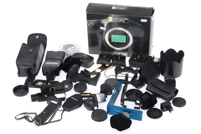 Lot 233 - A Selection of Mixed Photographica