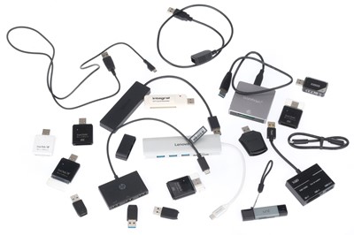 Lot 304 - A Selection of USB Card Readers