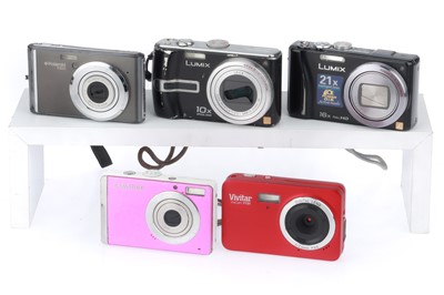 Lot 57 - A Group of Compact Digital Cameras