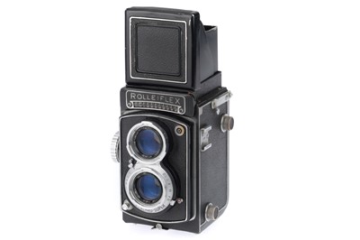 Lot 105 - An Unusual Medium Format TLR Camera