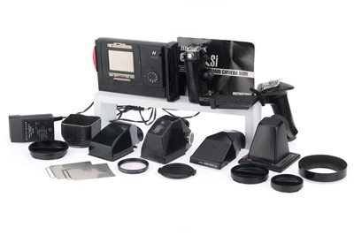 Lot 637 - A Selection of Medium Format Camera Accessories