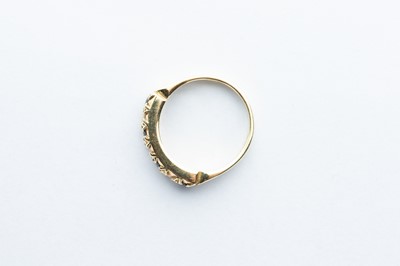 Lot 59 - A 18ct Yellow Gold Sapphire & Diamond Ring