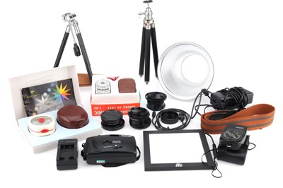 Lot 635 - A Selection of Mixed Photographica