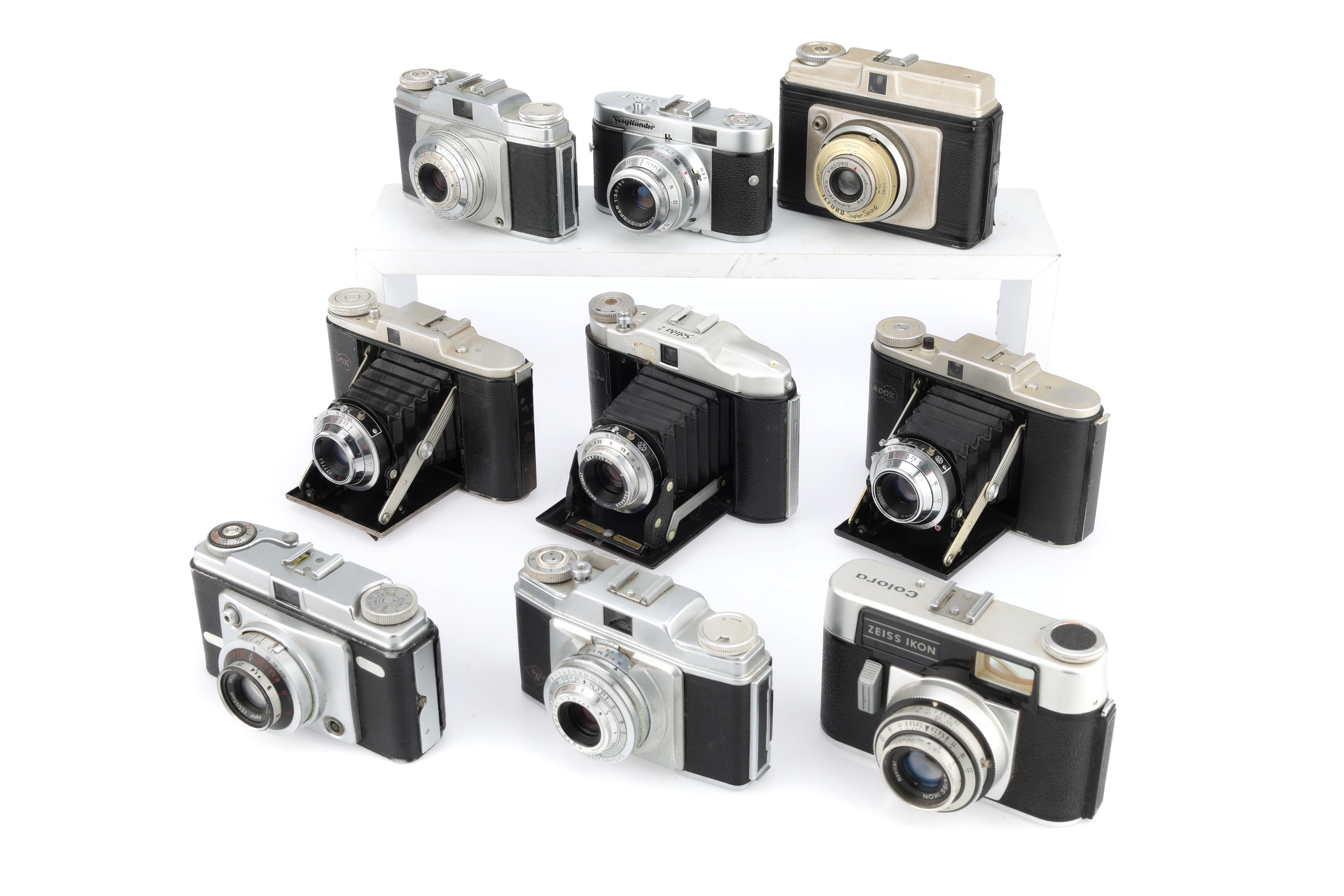 Lot 325 - A Group of German Compact 35mm Cameras,