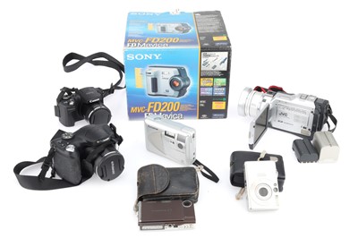 Lot 163 - A Group of Digital Cameras