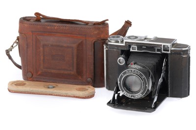 Lot 355 - A Zeiss Ikon Super Ikonta 530/16 Folding Bed Rangefinder Camera