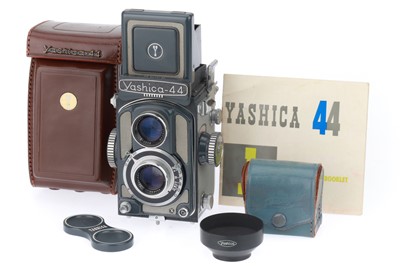 Lot 258 - A Yashica-44 TLR Camera