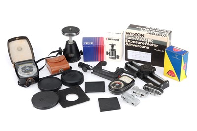 Lot 644 - A Selection of Exposure Meters and Mixed Photographica