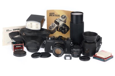 Lot 249 - An Asahi Pentax Spotmatic SP SLR Camera Outfit