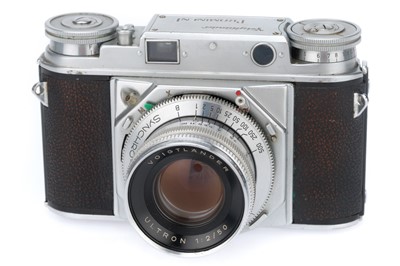 Lot 351 - A Voigtlander Prominent 35mm Rangefinder Camera