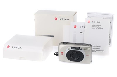 Lot 115 - A Leica Z2X 35mm Compact Camera